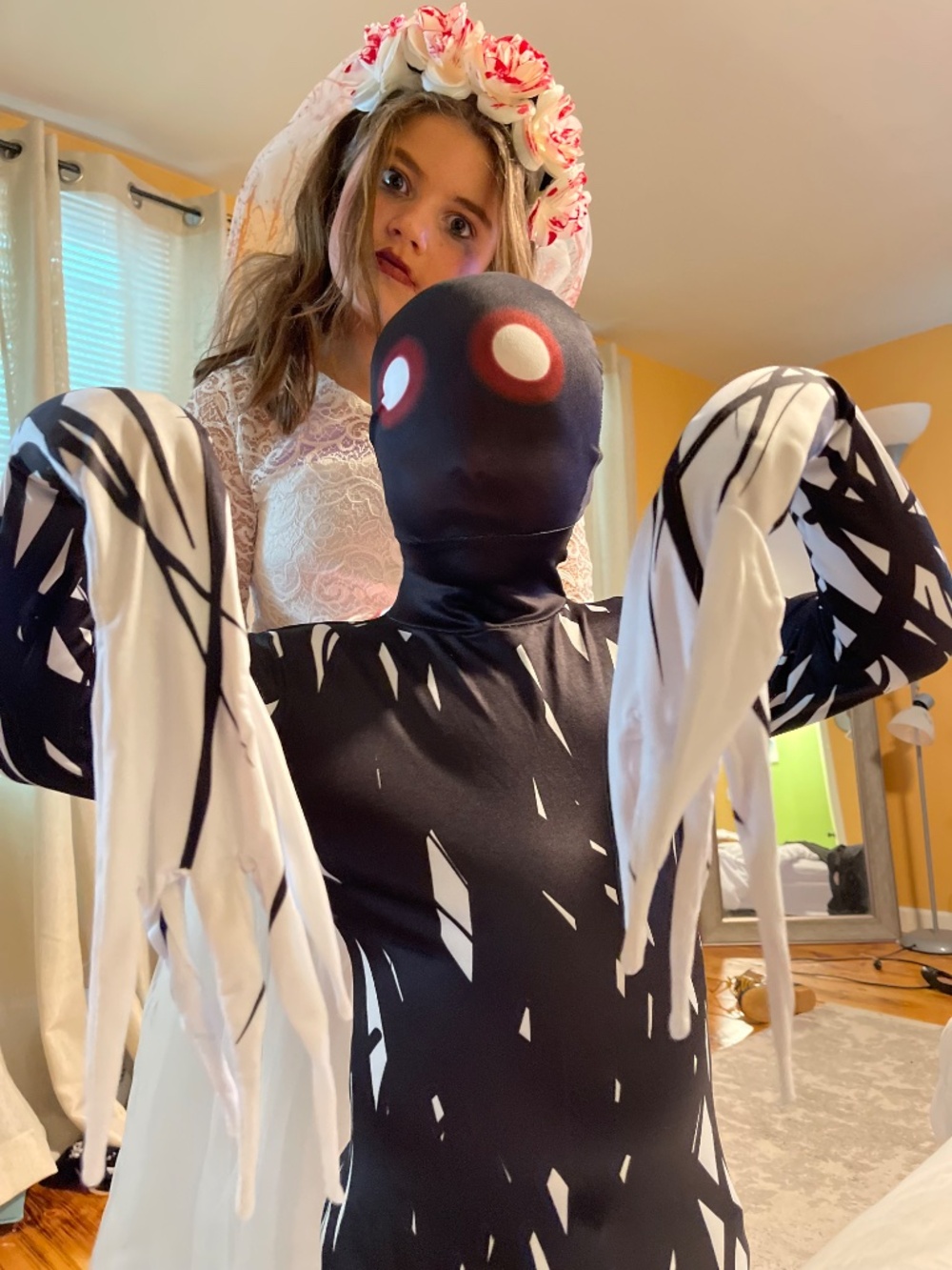 Costumes - Picture 5 of 5